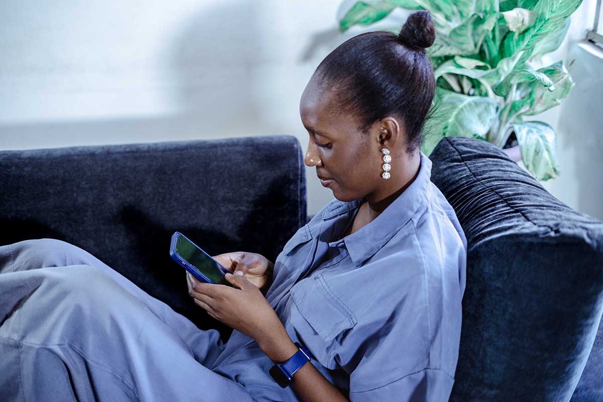 Patiente prenant rendez-vous sur WhatsApp